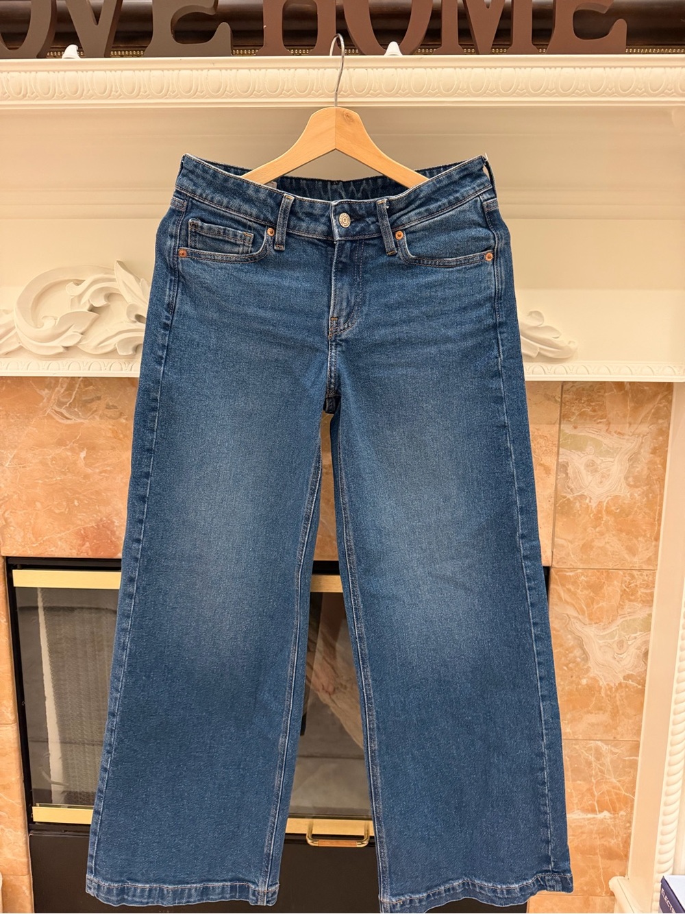 GAP | Low Rise Stride Wide Leg Jeans - Picture 3 of 5